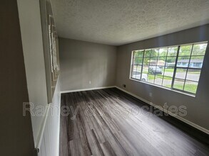 10210 Nola Dr in Louisville, KY - Building Photo - Building Photo