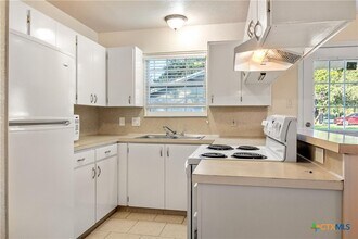 104 Cedar Hollow in Wimberley, TX - Building Photo - Building Photo