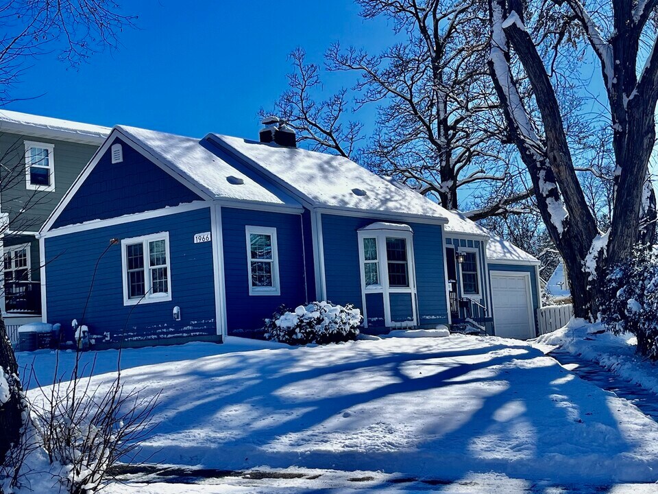 1966 Rome Ave in St. Paul, MN - Foto de edificio