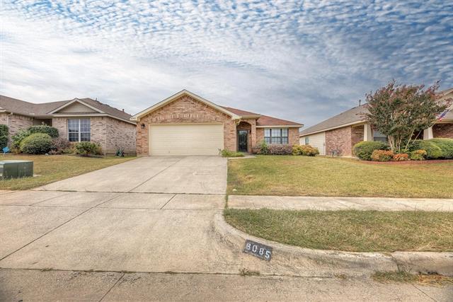 6085 Belmont Stakes Dr in Fort Worth, TX - Building Photo