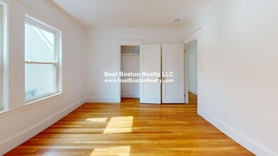 58 Wilbur St, Unit 3 in Everett, MA - Foto de edificio - Building Photo