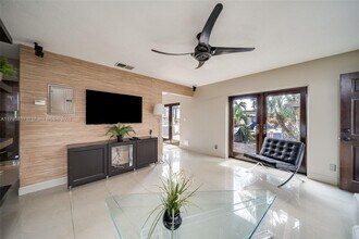 1473 NW 10th St in Dania Beach, FL - Building Photo - Building Photo