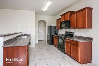 4717 Cedar Springs Dr in Fort Worth, TX - Foto de edificio - Building Photo