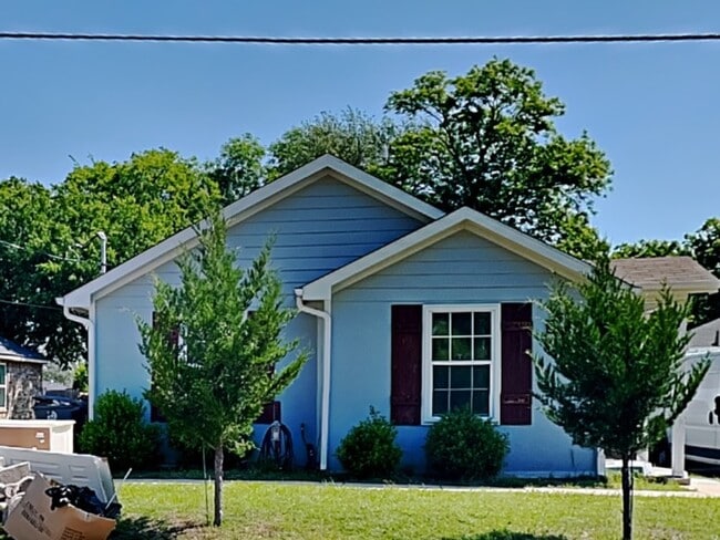 property at 3914 Sonora Ave