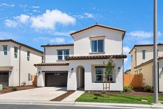 2162 W Solo Wy in Hanford, CA - Building Photo - Building Photo