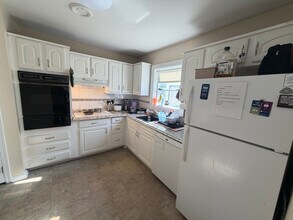 121 Oregon Ave in Ewing Township, NJ - Building Photo - Building Photo