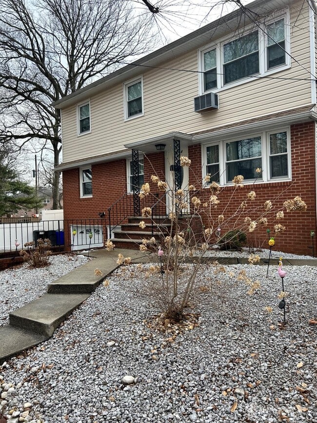 132-134 Oak St in Rahway, NJ - Building Photo - Building Photo
