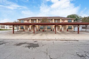 113 Ramon Cardenas Dr in Del Rio, TX - Building Photo