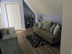 6 Orchard Rd, Unit 2 in East Haddam, CT - Foto de edificio - Building Photo