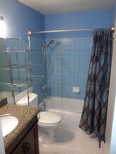 65 10th St, Unit 3 in Hermosa Beach, CA - Building Photo - Building Photo