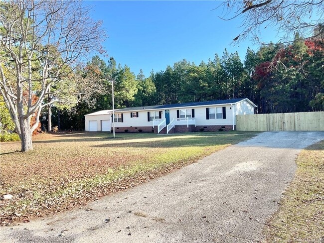 140 Gibbs Rd in Lillington, NC - Building Photo - Building Photo