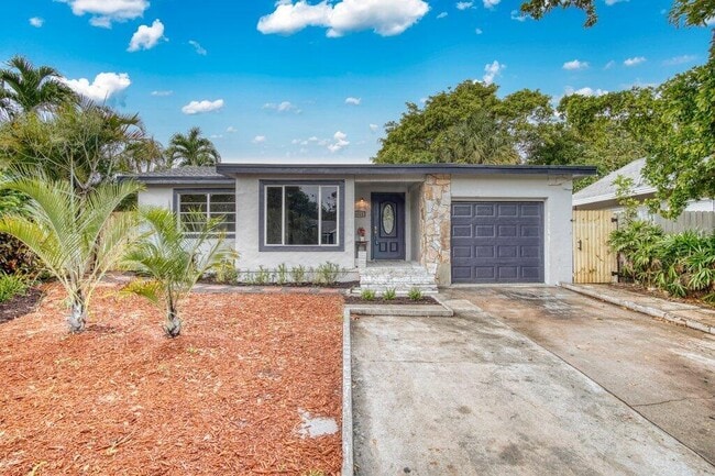 property at 1021 S M St