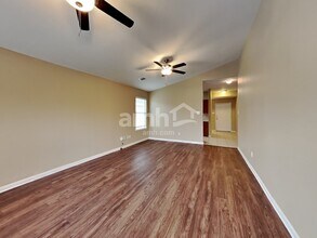 4922 Kasos Isle Dr in Spring, TX - Foto de edificio - Building Photo