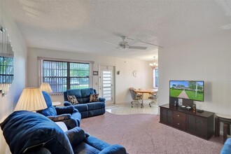 324 Farnham P in Deerfield Beach, FL - Building Photo - Building Photo