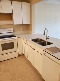 215 SE 3rd Ave photo'