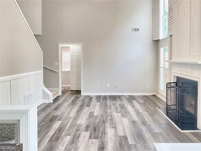 403 Yarrow Way in Woodstock, GA - Foto de edificio - Building Photo