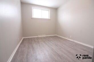 2620 Victoria Ave E in Thunder Bay, ON - Building Photo - Building Photo