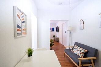 444 Ponce de Leon in Coral Gables, FL - Building Photo - Building Photo