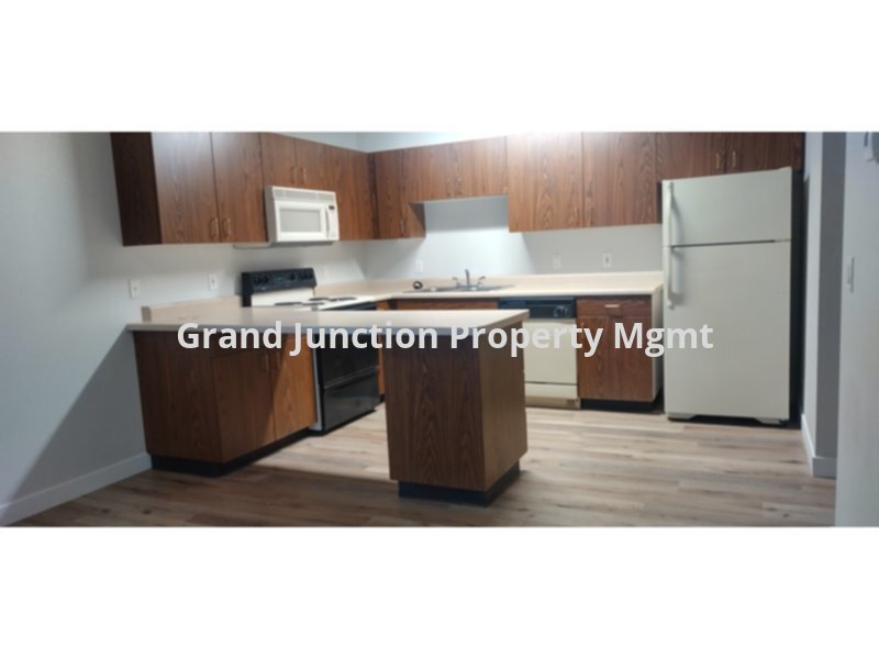 960 Bookcliff Ave in Grand Junction, CO - Building Photo