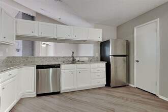 21610 Crescent Heights St in Spring, TX - Building Photo - Building Photo