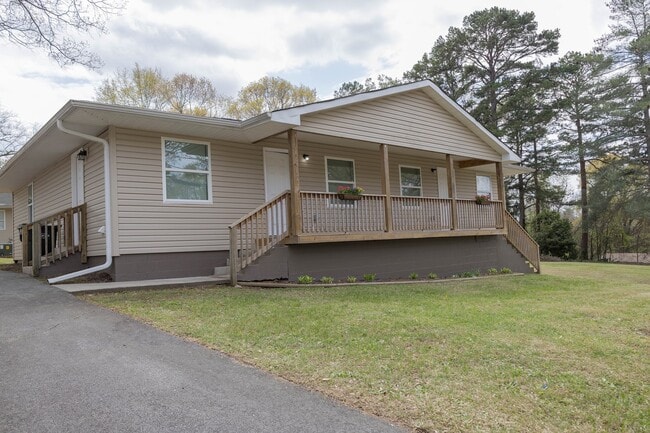 613 W 4th Ave in Easley, SC - Building Photo - Building Photo