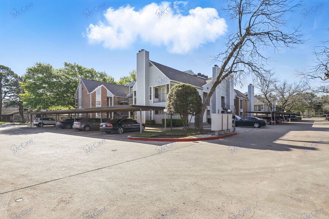 3206 S Fielder Rd in Arlington, TX - Building Photo