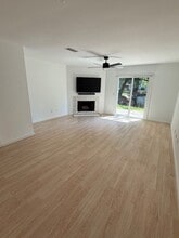96 Mathews Dr in Hilton Head Island, SC - Building Photo - Building Photo