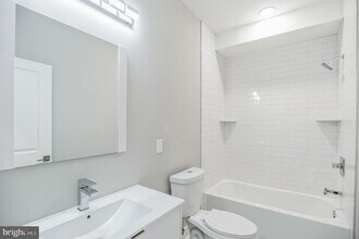 2216 Emerald St in Philadelphia, PA - Building Photo - Building Photo