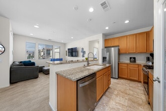 1214 Biltmore Pl in Chula Vista, CA - Foto de edificio - Building Photo