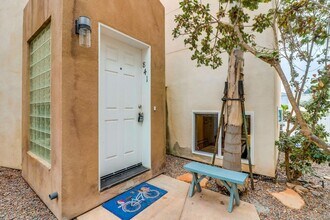 841 Avalon Ct in San Diego, CA - Building Photo - Building Photo