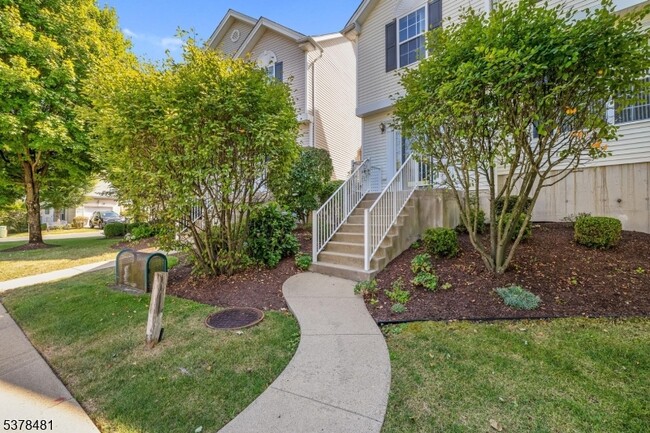 18 Brock Ln in Hackettstown, NJ - Building Photo - Building Photo