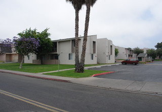 Coronado Terrace Apartments in San Diego, CA - Building Photo - Building Photo