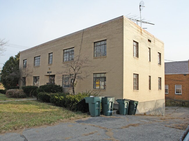 2921 N Main St in Dayton, OH - Foto de edificio - Building Photo