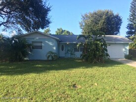 1642 Pine Hill Dr in Melbourne, FL - Building Photo