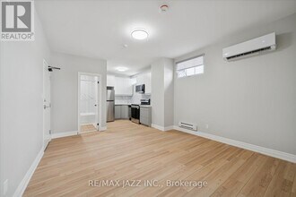 251 Simcoe St S in Oshawa, ON - Building Photo - Building Photo