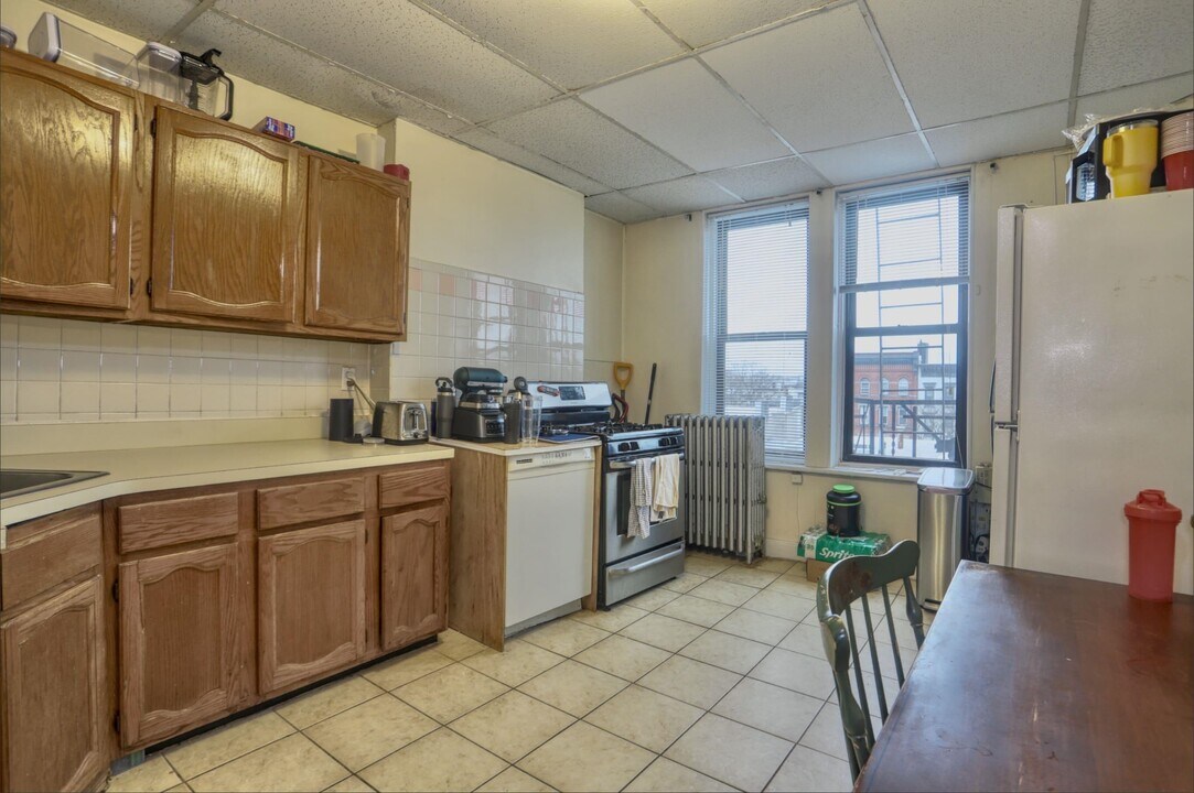 205 3rd St in Hoboken, NJ - Building Photo