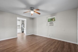 2328 Boss St in La Marque, TX - Building Photo - Building Photo