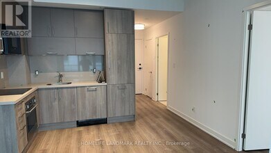 38 Simcoe Promenade in Markham, ON - Building Photo - Building Photo