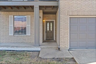 396 Feathergrass Dr in Buda, TX - Building Photo - Building Photo