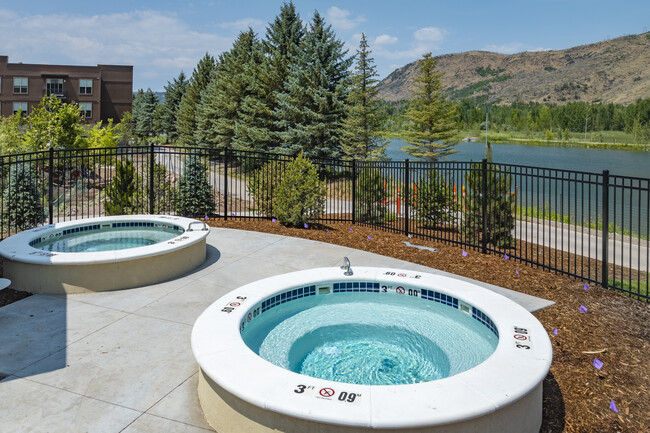 Tree Farm Lofts in Basalt, CO - Foto de edificio - Building Photo