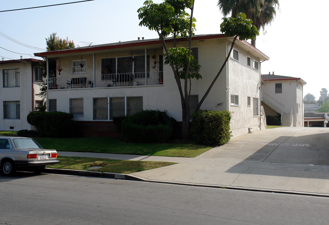 126 N Hillcrest Blvd in Inglewood, CA - Foto de edificio