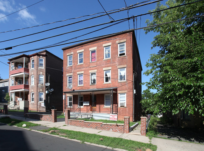 103 Gold St in New Britain, CT - Building Photo - Building Photo