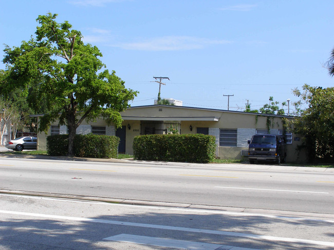 2900 W Flagler St in Miami, FL - Foto de edificio - Building Photo