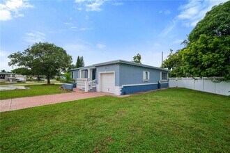 951 NW 148th St in Miami, FL - Building Photo - Building Photo