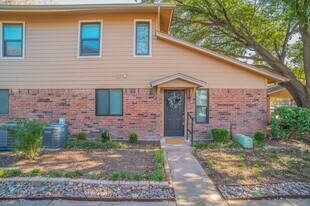 5676 Cedar Creek Dr in Benbrook, TX - Building Photo
