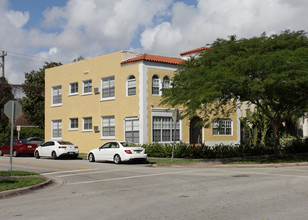 1314 Salzedo St in Miami, FL - Building Photo - Building Photo