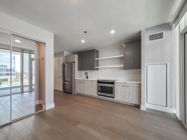 property at 1147 N Clark St