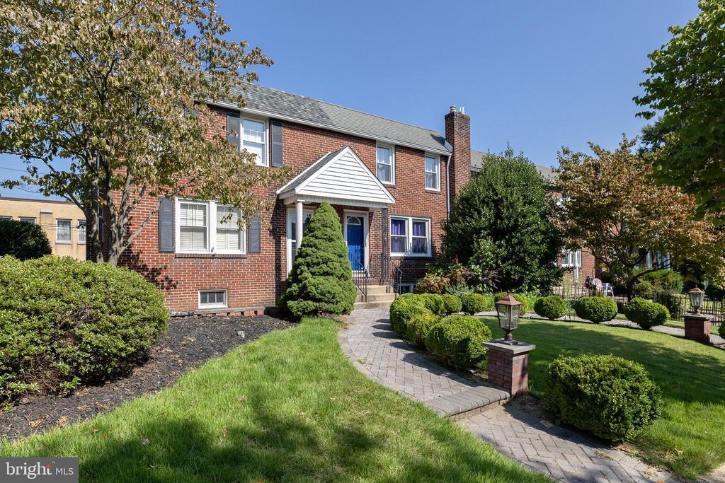 11 Dowling Ave in Audubon, NJ - Building Photo
