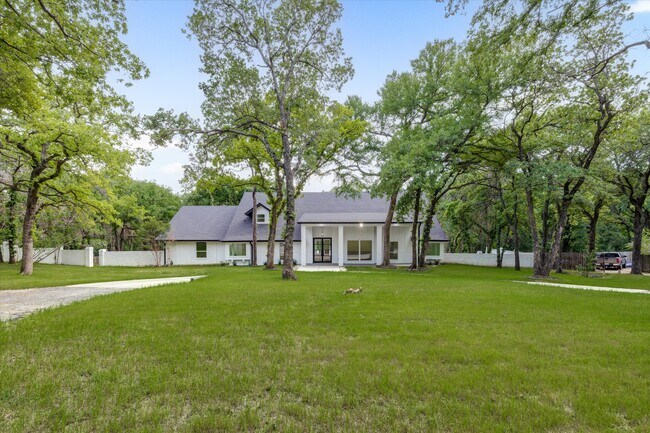 418 E Beady Rd in Arlington, TX - Building Photo - Building Photo