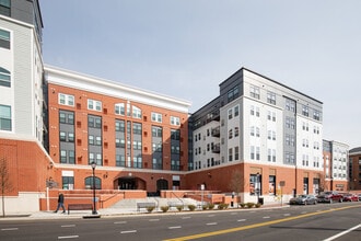 The Core in Ronkonkoma, NY - Foto de edificio - Building Photo